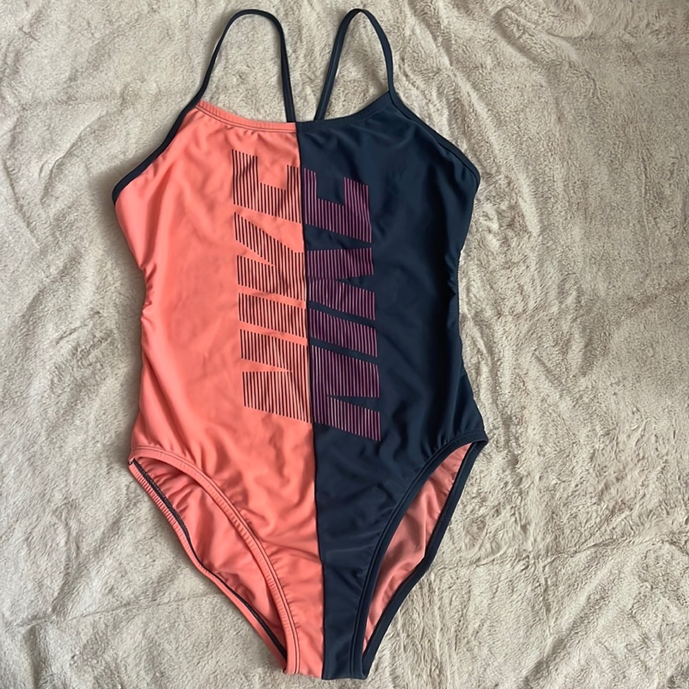 Women’s One-Piece Nike Swim Suit